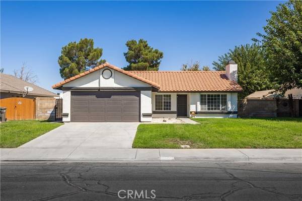 2841 La Vida DR, Lancaster, CA 93535