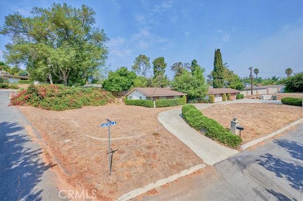 3209 Lakeknoll DR, Fullerton, CA 92835