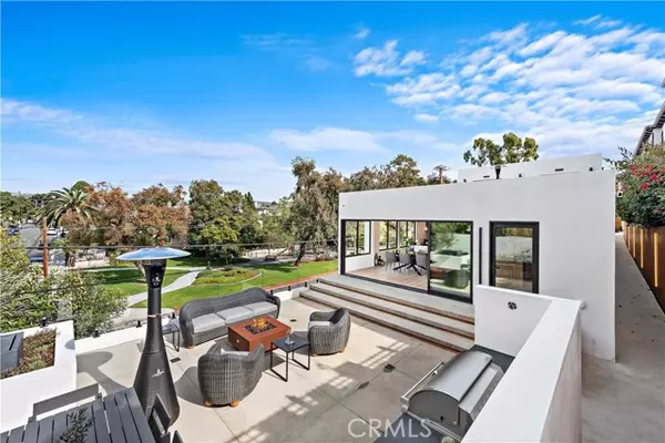 322 Iris AVE, Corona Del Mar, CA 92625