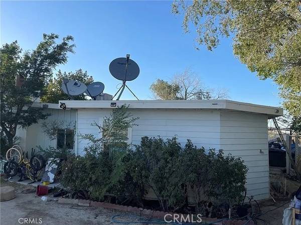 21733 Crystal Aire RD, Oro Grande, CA 92368