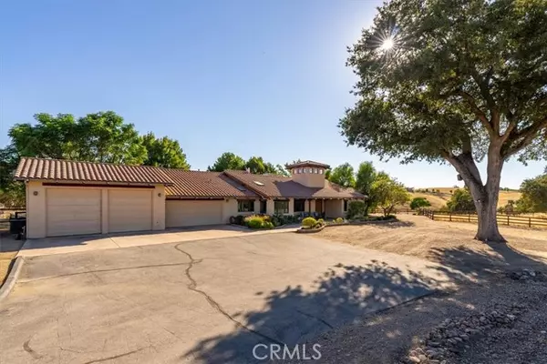 Paso Robles, CA 93446,5745 Iron Gate RD