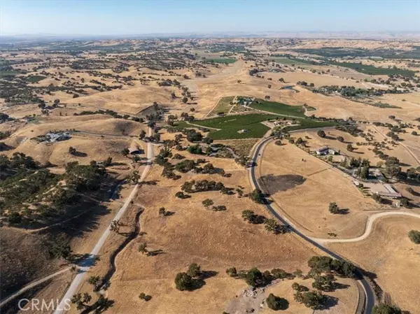 Paso Robles, CA 93446,5745 Iron Gate RD