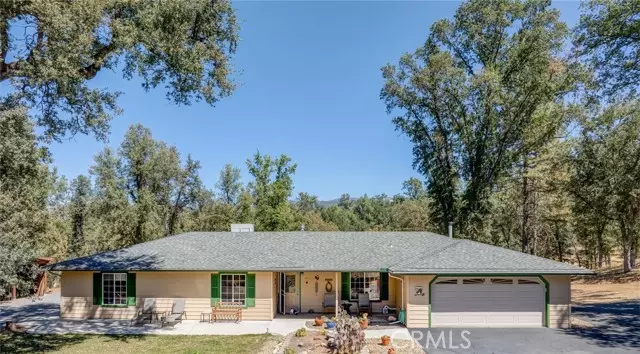 49175 Ravens Roost LN, Oakhurst, CA 93644