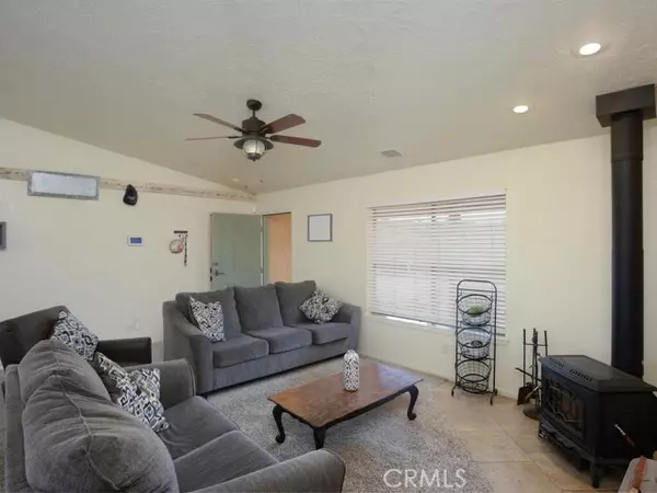 Hesperia, CA 92344,11032 Joshua ST