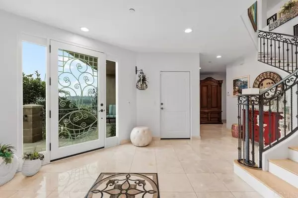 Solana Beach, CA 92075,830 Highland DR