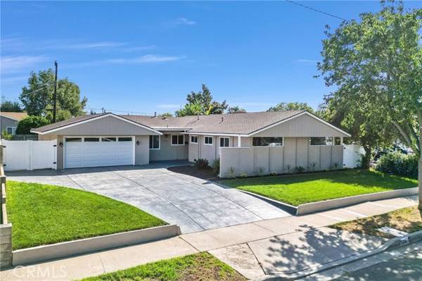 2216 E Cloverdale AVE, Orange, CA 92867