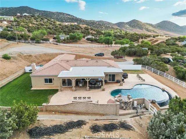 35252 Robinsong RD, Agua Dulce, CA 91390