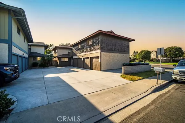 Costa Mesa, CA 92626,3049 Jeffrey DR