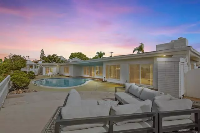7960 Shadow Hill DR, La Mesa, CA 91941