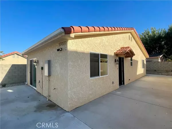 37022 La Contempo AVE B, Palmdale, CA 93550