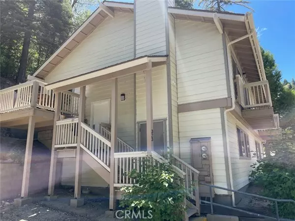 323 Canyon Crest LN, Lake Arrowhead, CA 92352