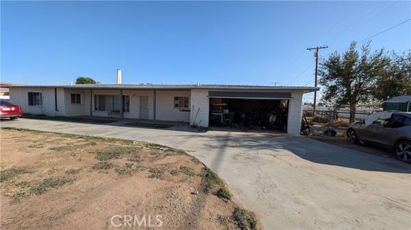 21073 Thunderbird RD, Apple Valley, CA 92307