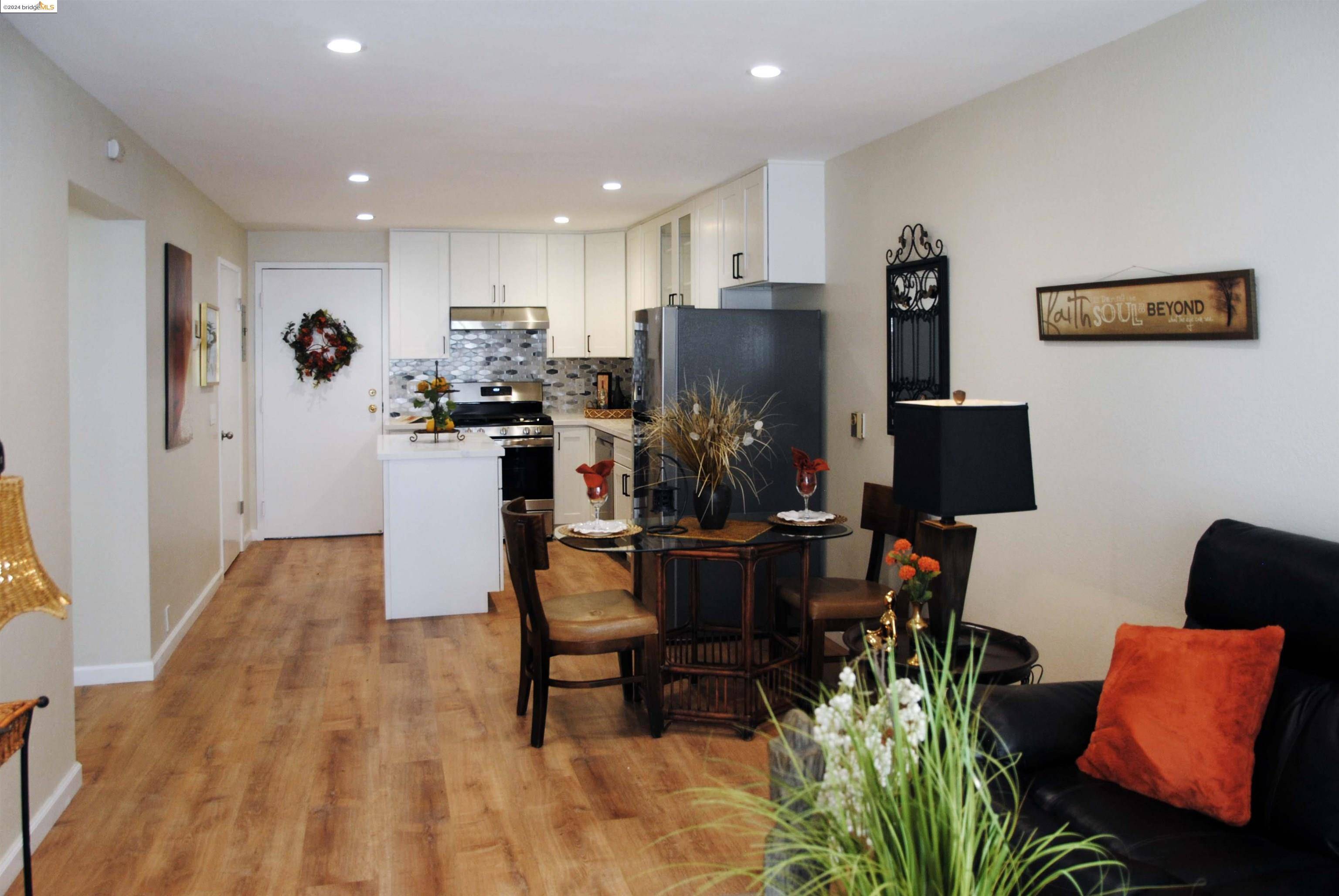 Oakland, CA 94607,625 Madison St 107