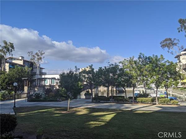 8103 N Marina Pacifica DR, Long Beach, CA 90803