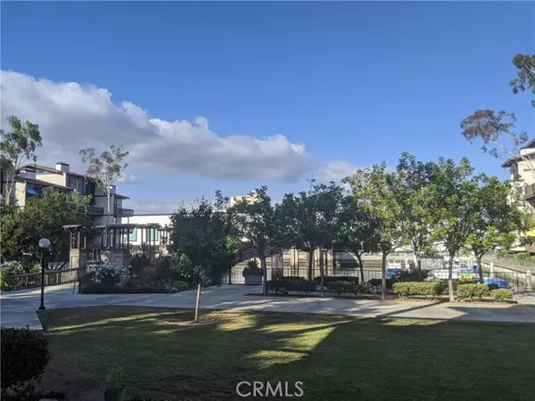 8103 N Marina Pacifica DR, Long Beach, CA 90803