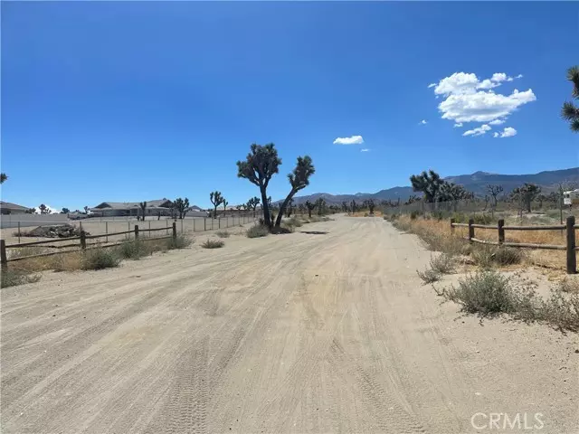 0 Pionero CT, Phelan, CA 92371