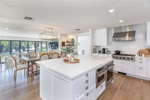La Crescenta, CA 91214,5305 Pineridge DR