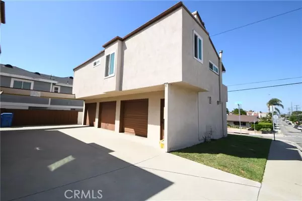 Redondo Beach, CA 90278,2222 Harriman LN 1