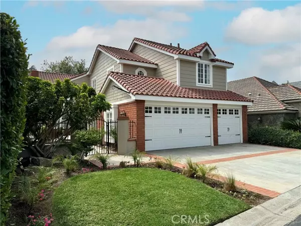 19375 Woodlands DR, Huntington Beach, CA 92648