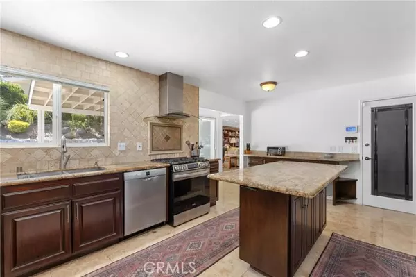 Woodland Hills, CA 91367,5869 Eilat PL