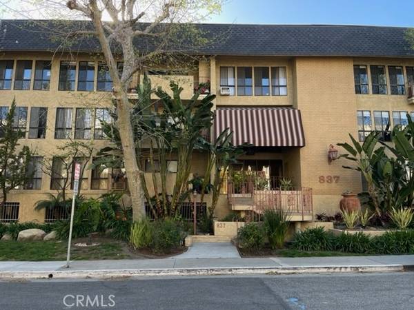 837 N West Knoll DR 301, West Hollywood, CA 90069