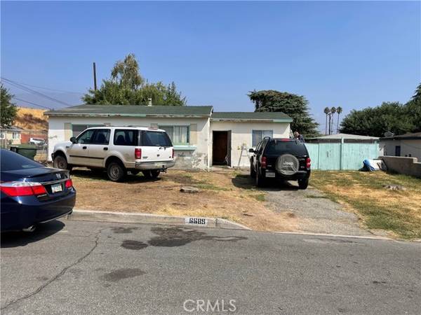 6689 Valaria DR, Highland, CA 92346