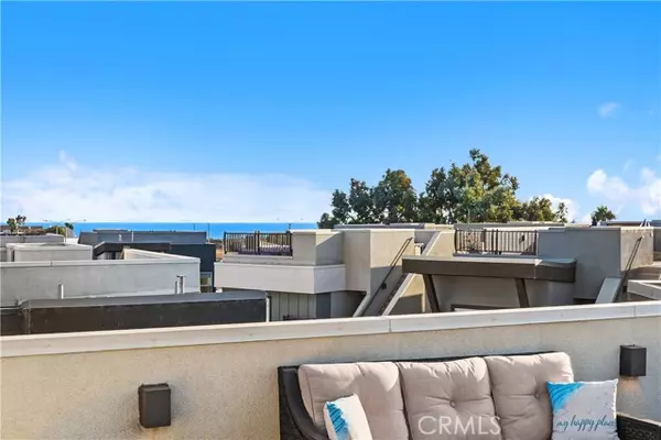 1004 Katama Bay DR, Costa Mesa, CA 92627