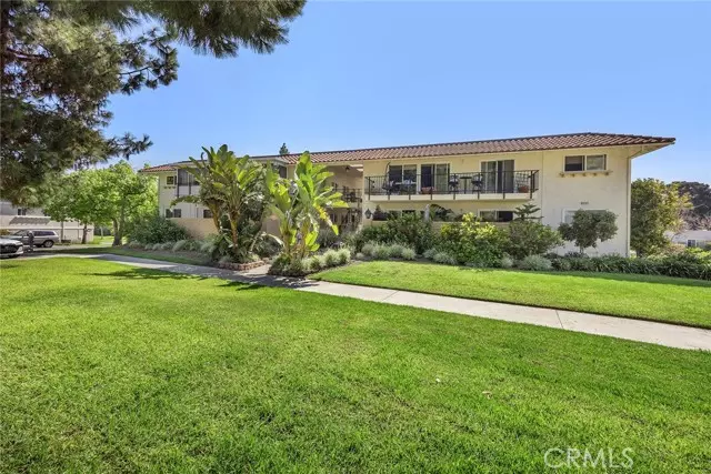 Laguna Woods, CA 92637,2237 Via Puerta Q