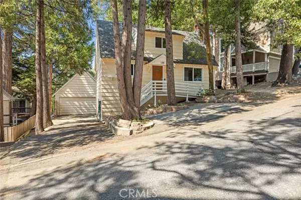 186 Hemlock DR, Lake Arrowhead, CA 92352