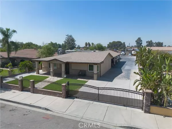 Fontana, CA 92335,9828 Carob AVE