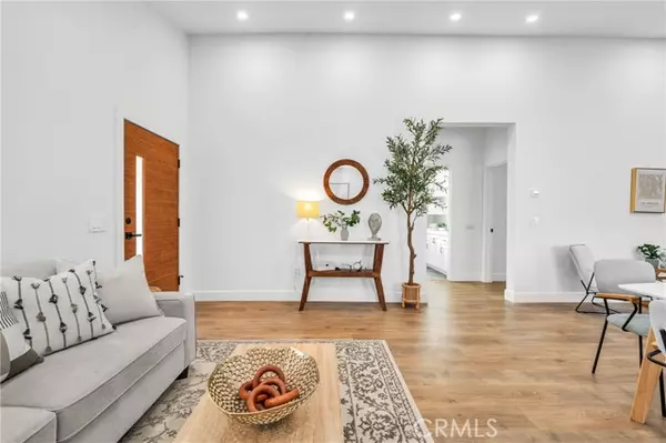 Los Angeles, CA 90042,4915 Lincoln AVE