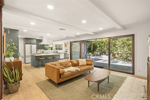 411 Mesa Lila RD, Glendale, CA 91208