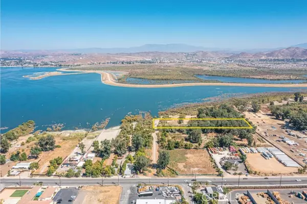 Lake Elsinore, CA 92530,0 371-130-012