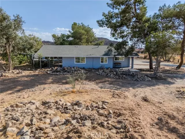 24141 Standing Rock RD, Apple Valley, CA 92307