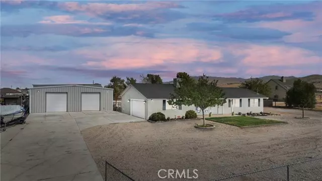 10661 Blackfoot RD, Apple Valley, CA 92308