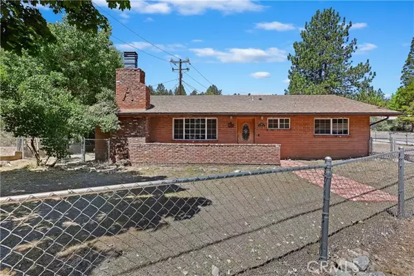 875 Mountain View AVE, Wrightwood, CA 92397