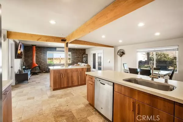 Landers, CA 92285,2467 Sand DR