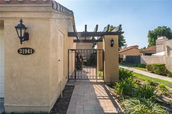 San Juan Capistrano, CA 92675,31941 Via Flores 41