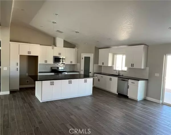 Apple Valley, CA 92308,22450 Ocotillo WAY