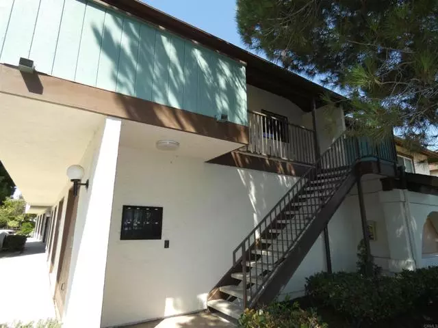 9811 Caminito Cuadro, San Diego, CA 92129