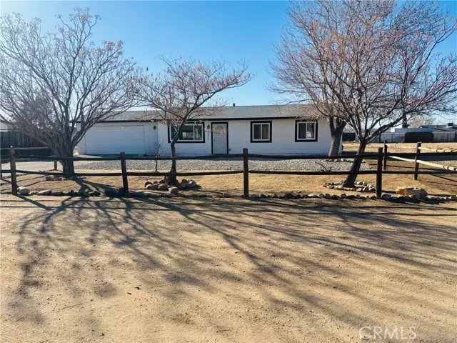 10852 Navajo RD, Apple Valley, CA 92308