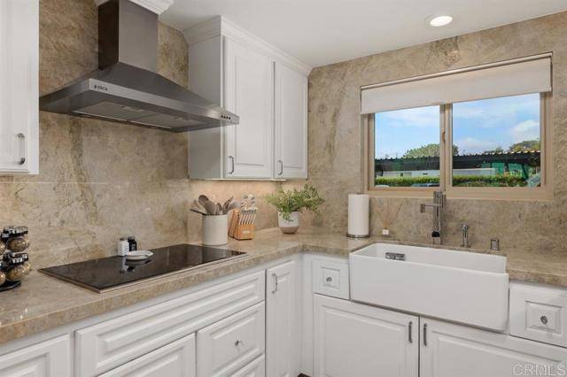 Solana Beach, CA 92075,640 W Solana Circle 11