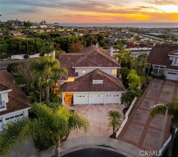 7 Harbor Pointe DR, Corona Del Mar, CA 92625