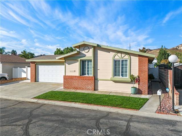 31927 Quartz LN, Castaic, CA 91384