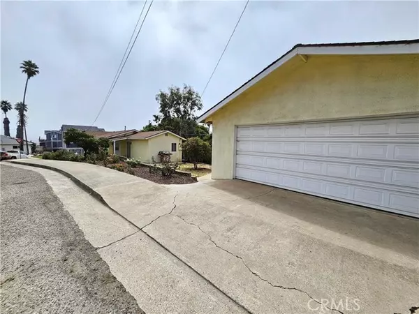 Pismo Beach, CA 93449,477 Hinds AVE