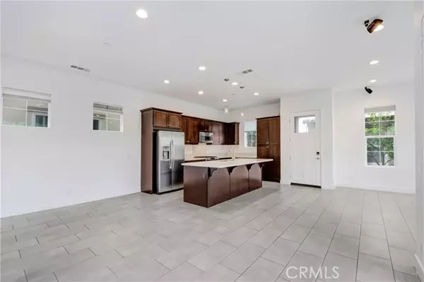 Santa Ana, CA 92703,111 W Tribella CT