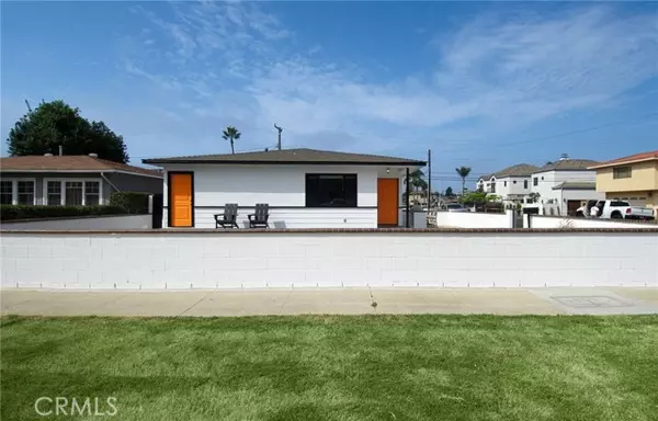 Huntington Beach, CA 92648,1745 Lake ST