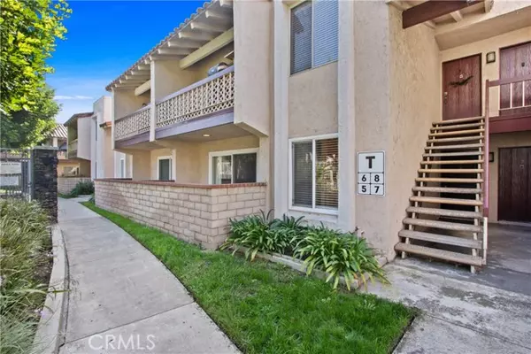 700 W La Veta AVE T5, Orange, CA 92868