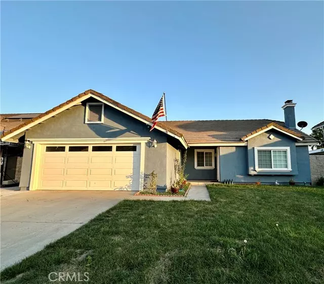 8300 Tamarind LN, Jurupa Valley, CA 92509