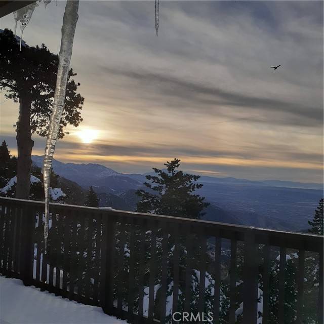 Crestline, CA 92325,22781 Crest Forest DR 2048